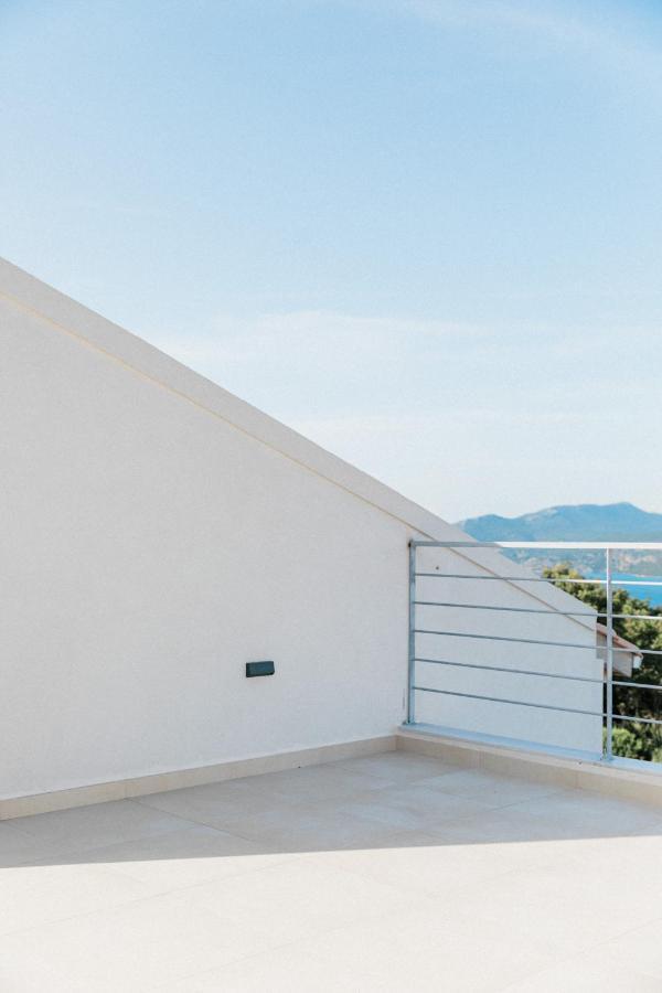 Tempestini Exclusive Villas Nikiana Exterior photo
